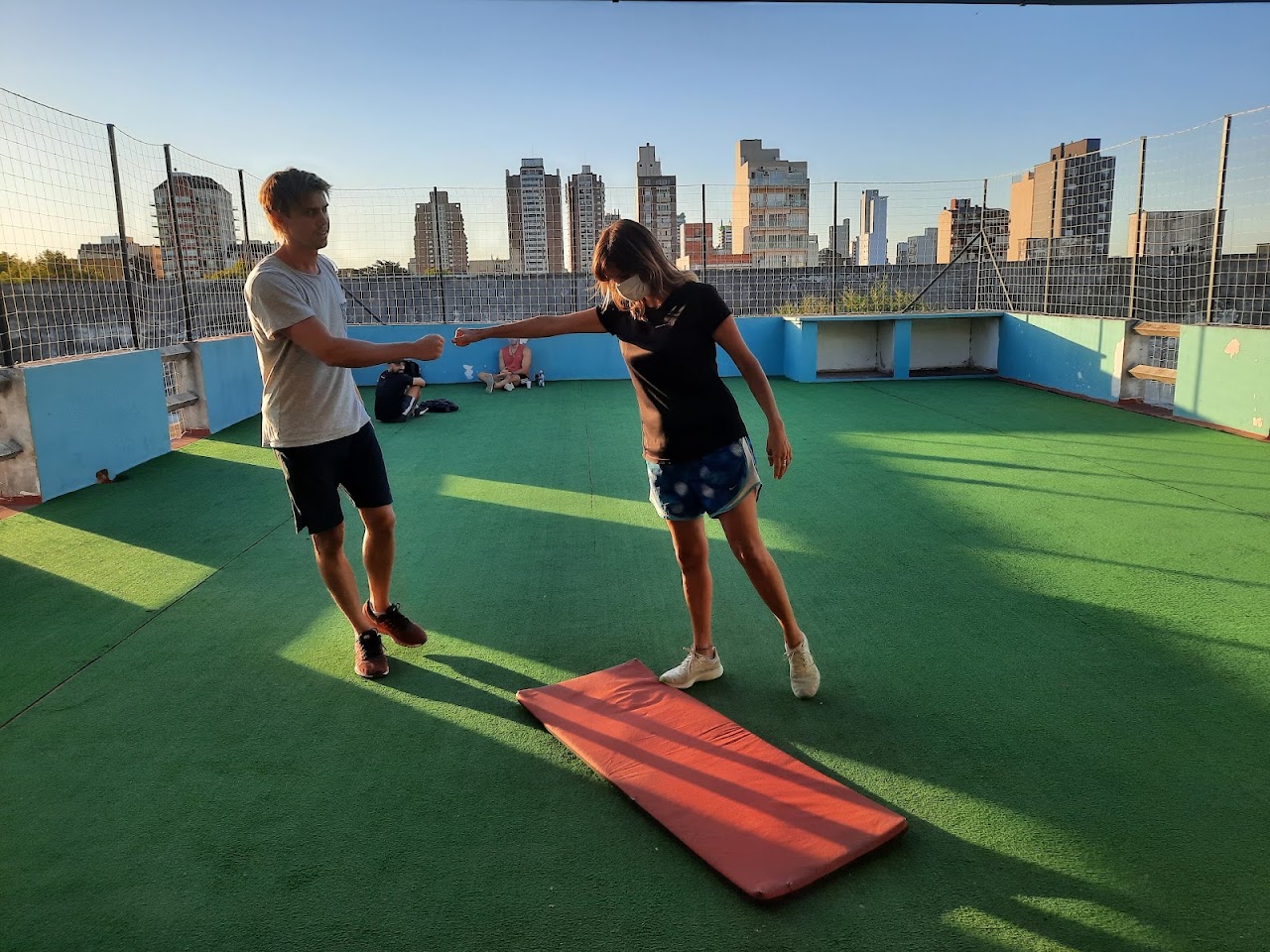 Sector de camillas y rehabilitación kinesiológica deportiva